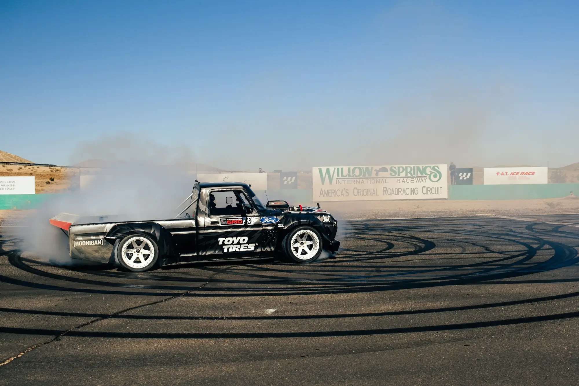 7-willow-springs-raceway